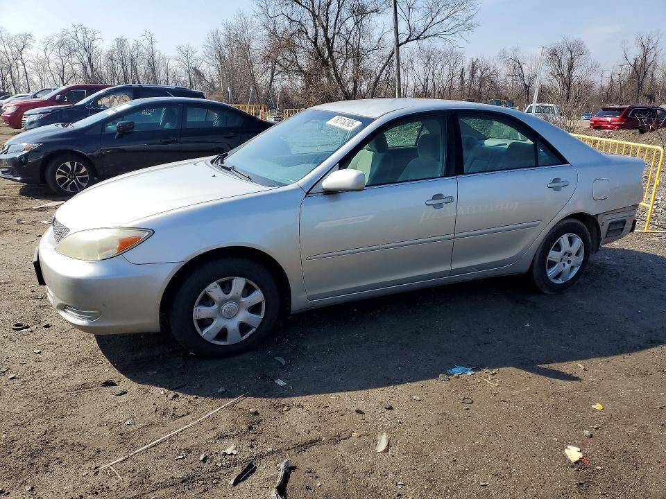 2004 TOYOTA Camry