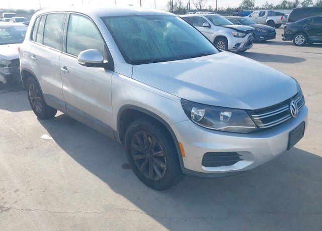 2014 VOLKSWAGEN Tiguan