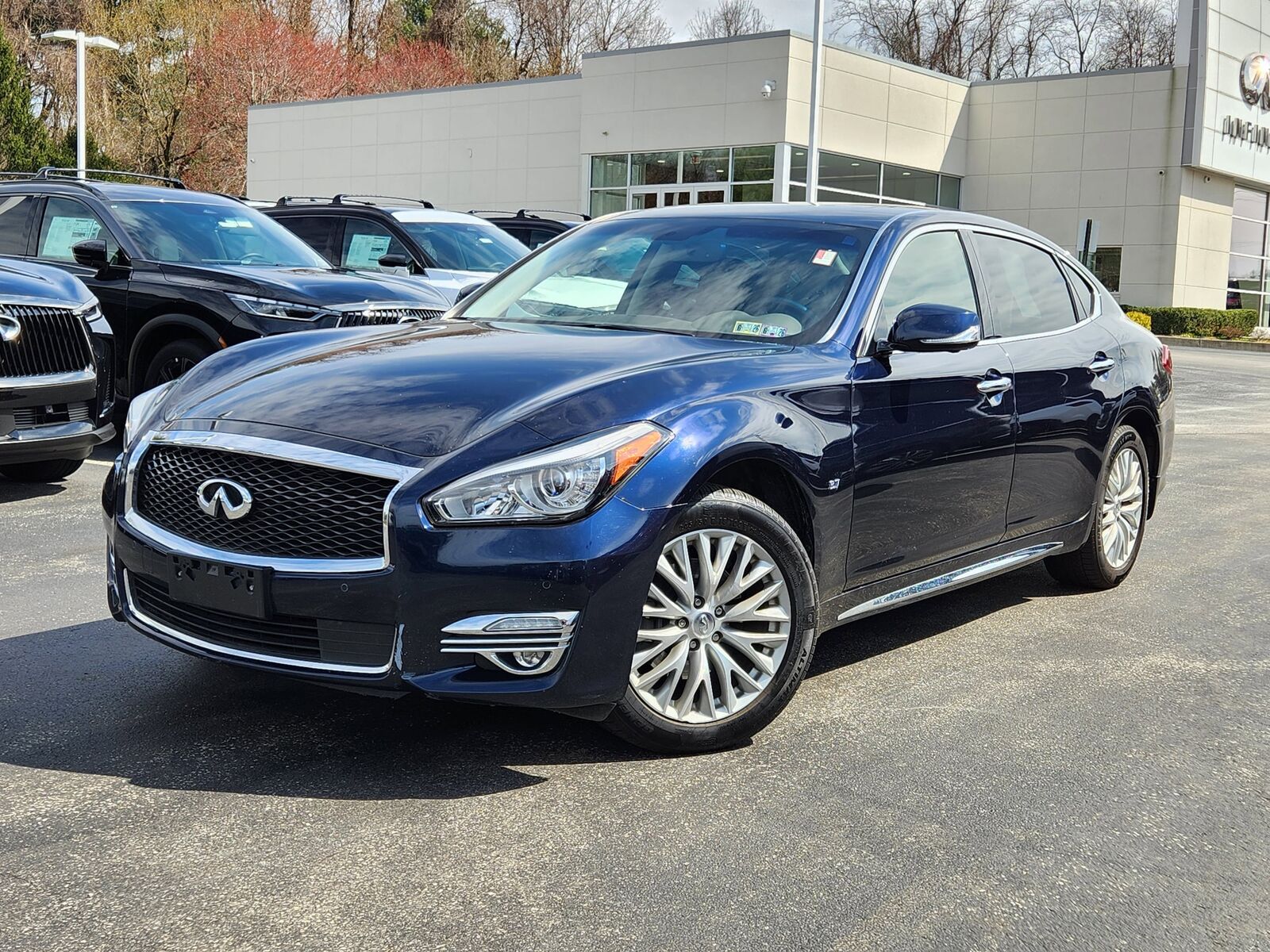 2015 INFINITI Q70L