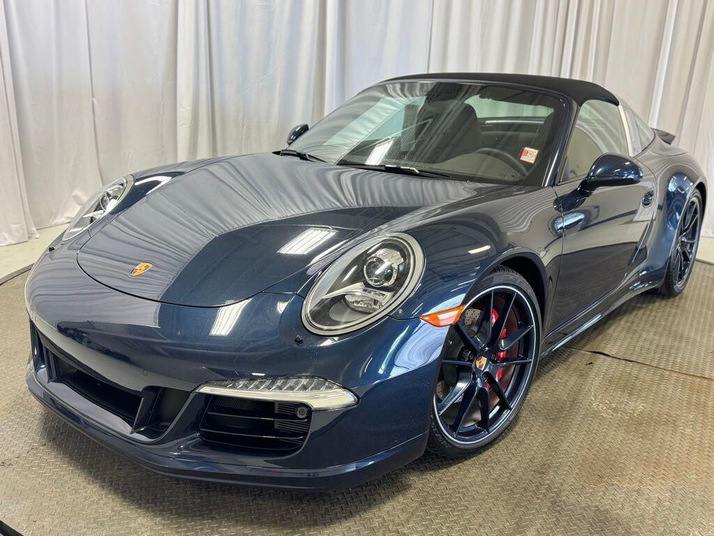 2016 PORSCHE 911