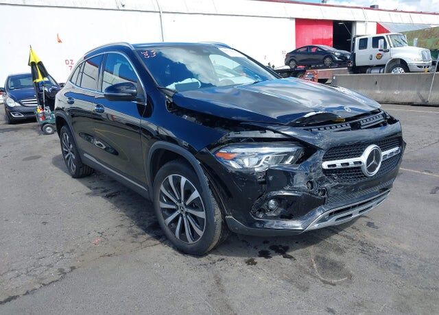 2022 MERCEDES-BENZ GLA-Class