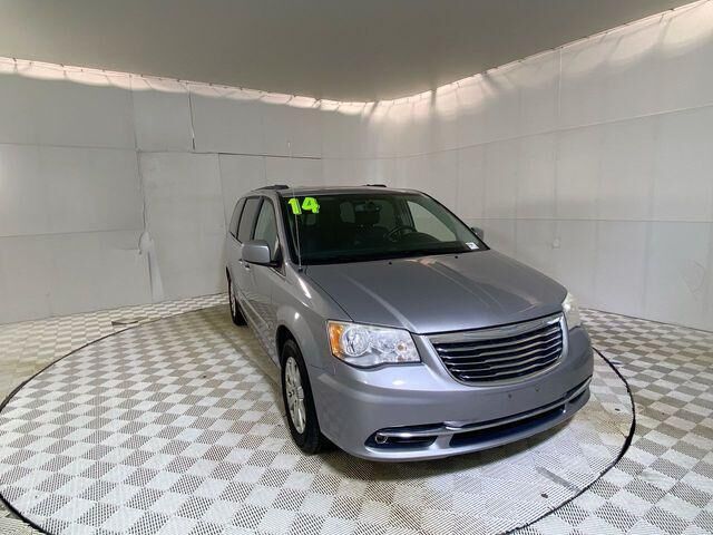 2014 CHRYSLER Town and Country