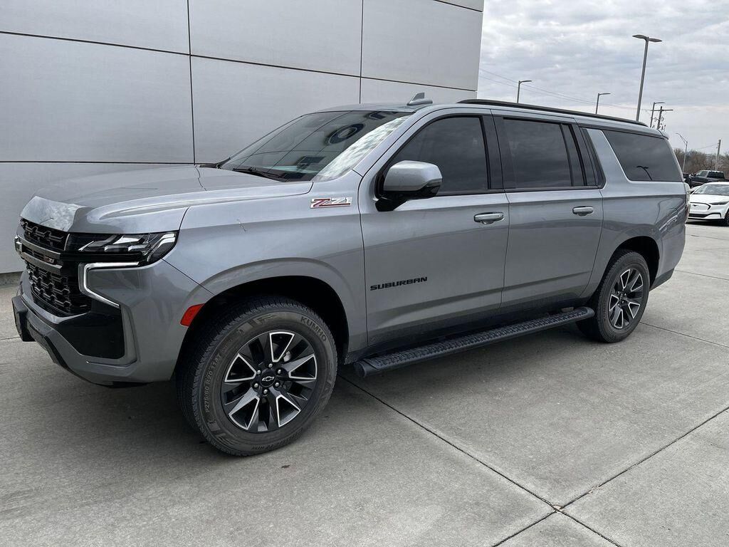 2023 CHEVROLET Suburban