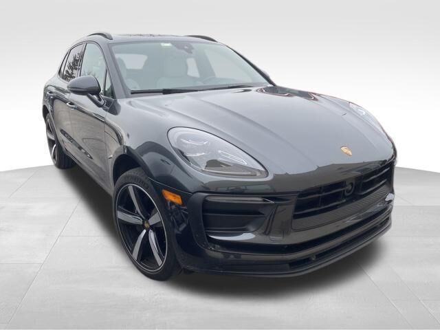2024 PORSCHE Macan