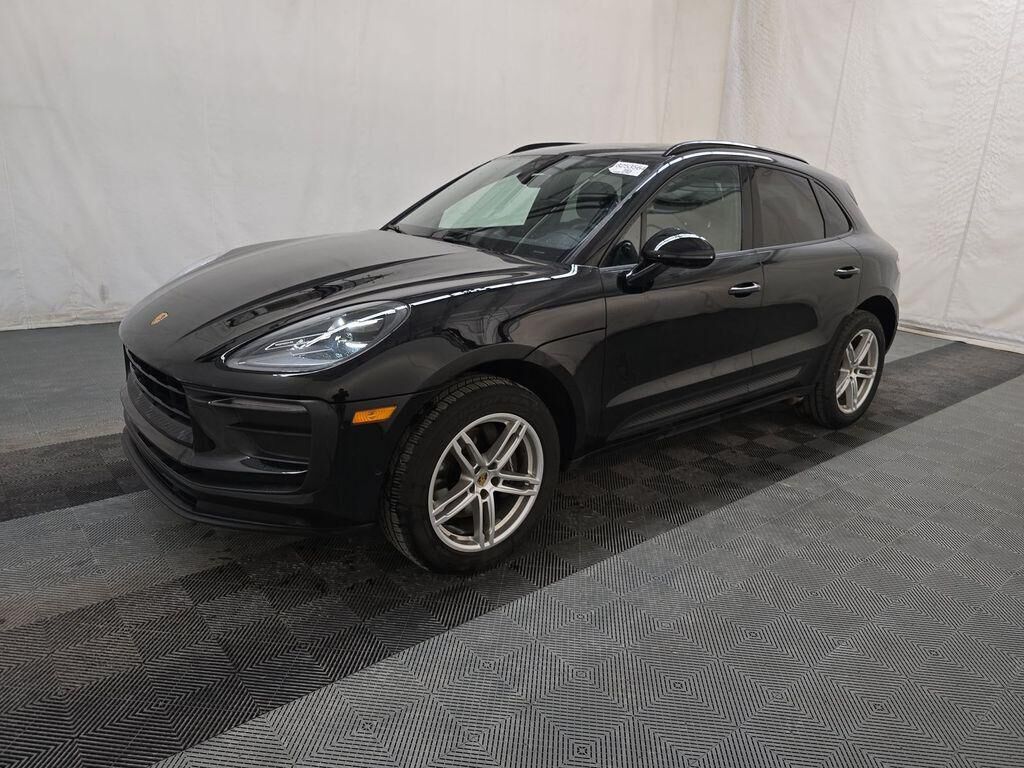 2022 PORSCHE Macan