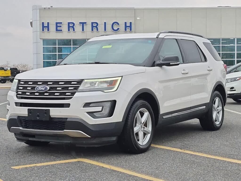 2017 FORD Explorer