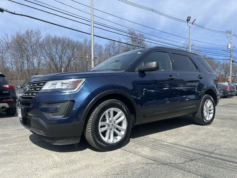 2017 FORD Explorer