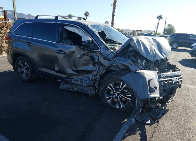 2018 TOYOTA Highlander