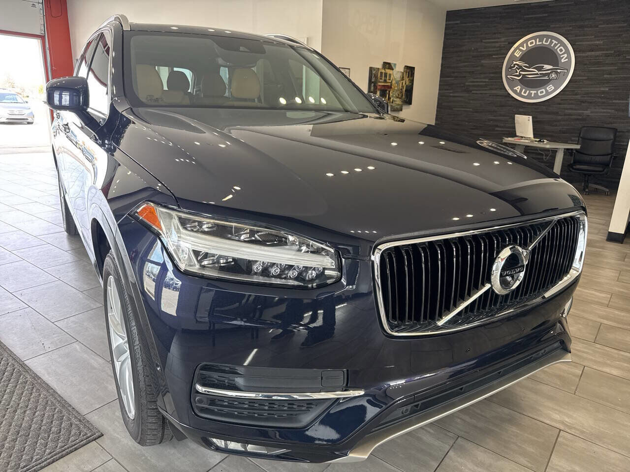 2017 VOLVO XC90