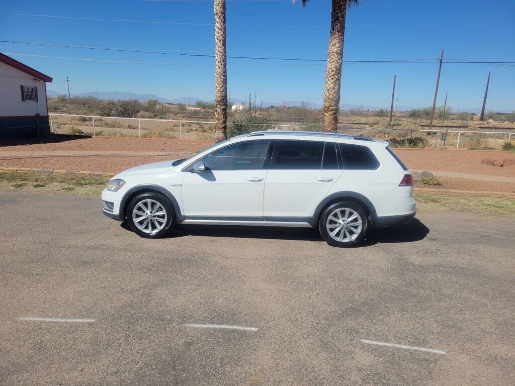 2017 VOLKSWAGEN Golf Alltrack