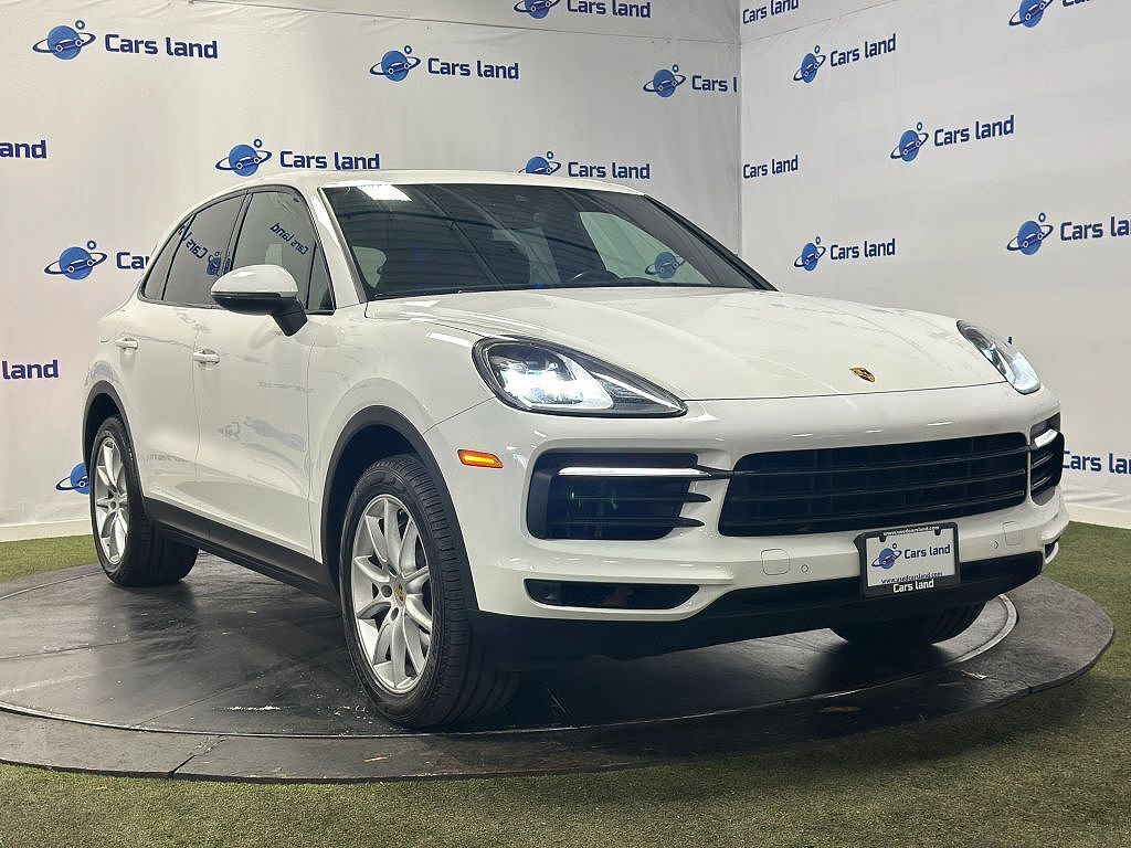 2022 PORSCHE Cayenne