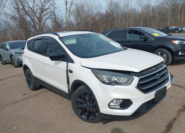 2017 FORD Escape