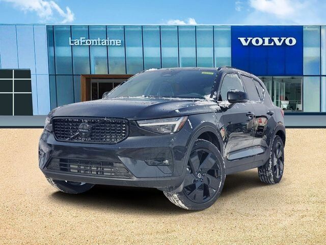 2026 VOLVO XC40