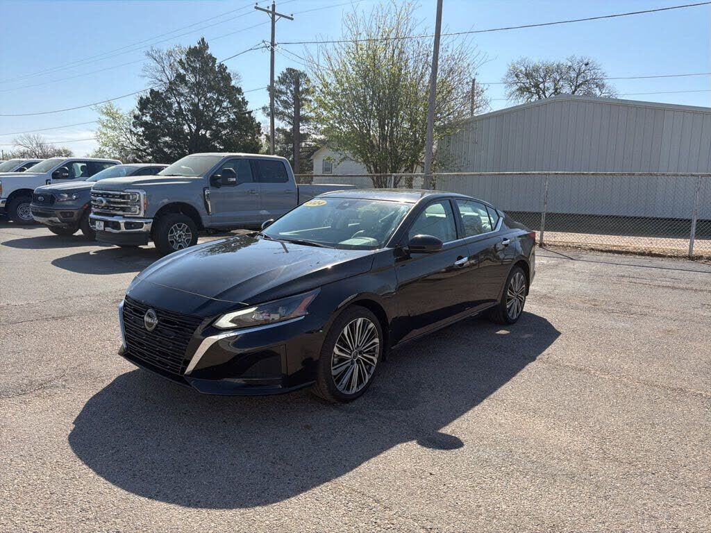 2024 NISSAN Altima