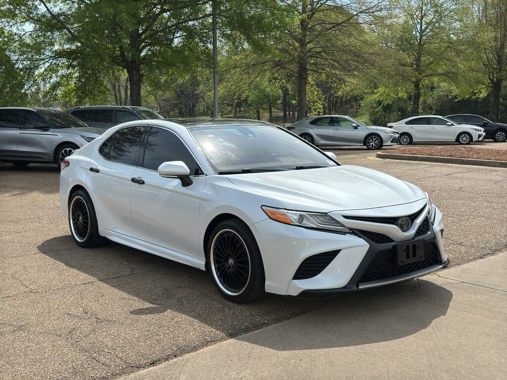 2020 TOYOTA Camry