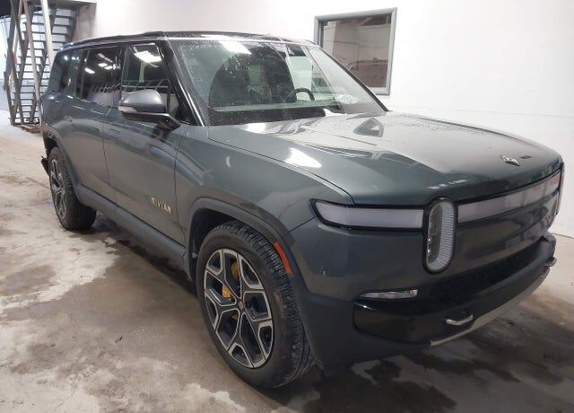 2023 RIVIAN R1S