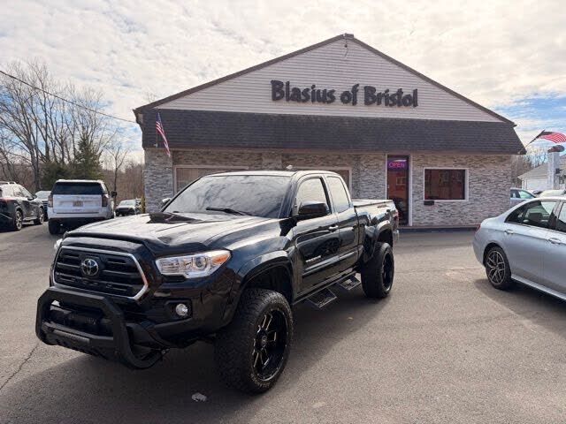 2018 TOYOTA Tacoma