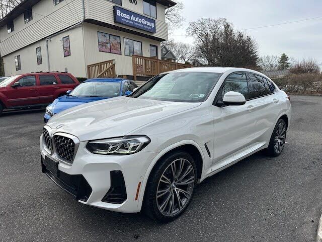 2022 BMW X4