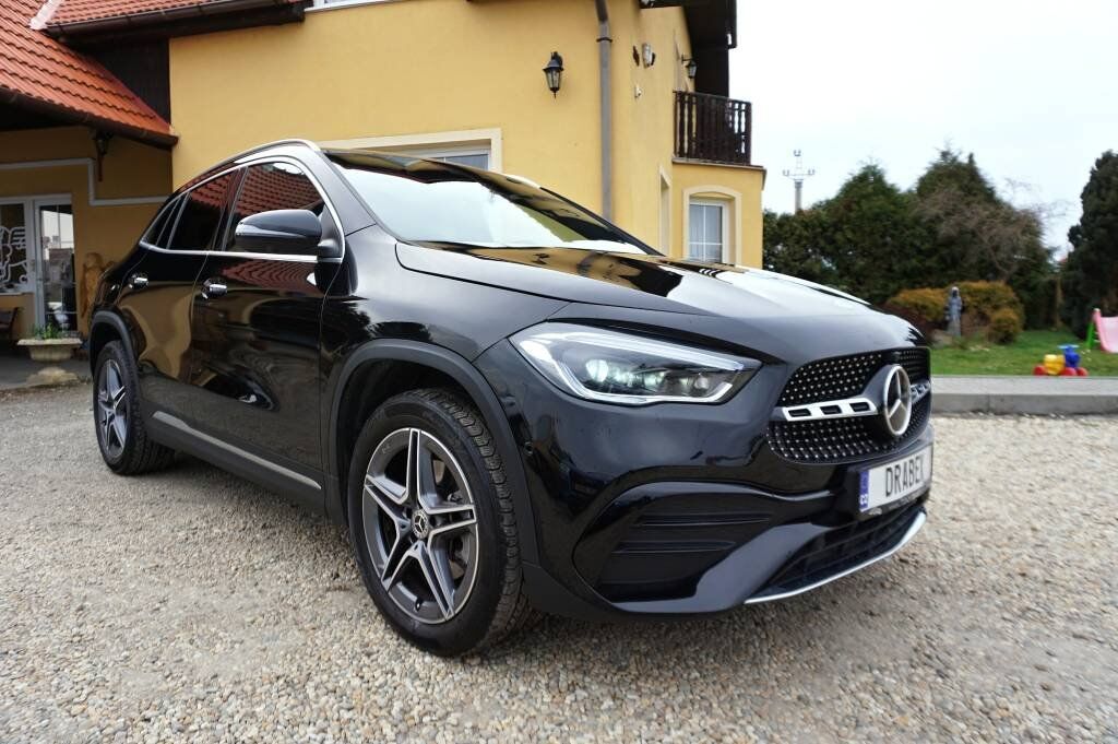 2023 MERCEDES-BENZ GLA-Class