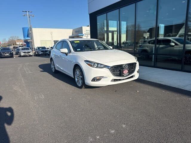 2017 MAZDA Mazda3