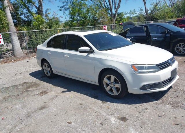 2012 VOLKSWAGEN Jetta