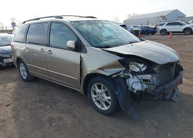 2004 TOYOTA Sienna
