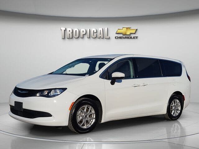 2023 CHRYSLER Voyager
