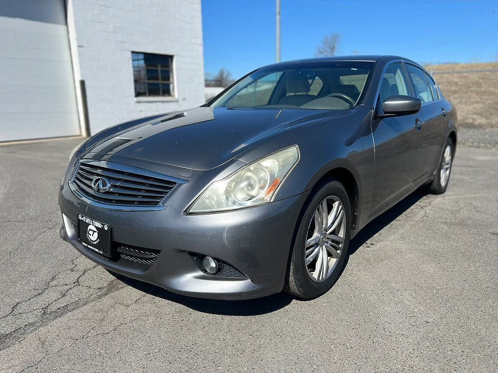 2013 INFINITI G37