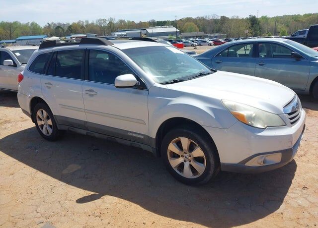 2011 SUBARU Outback