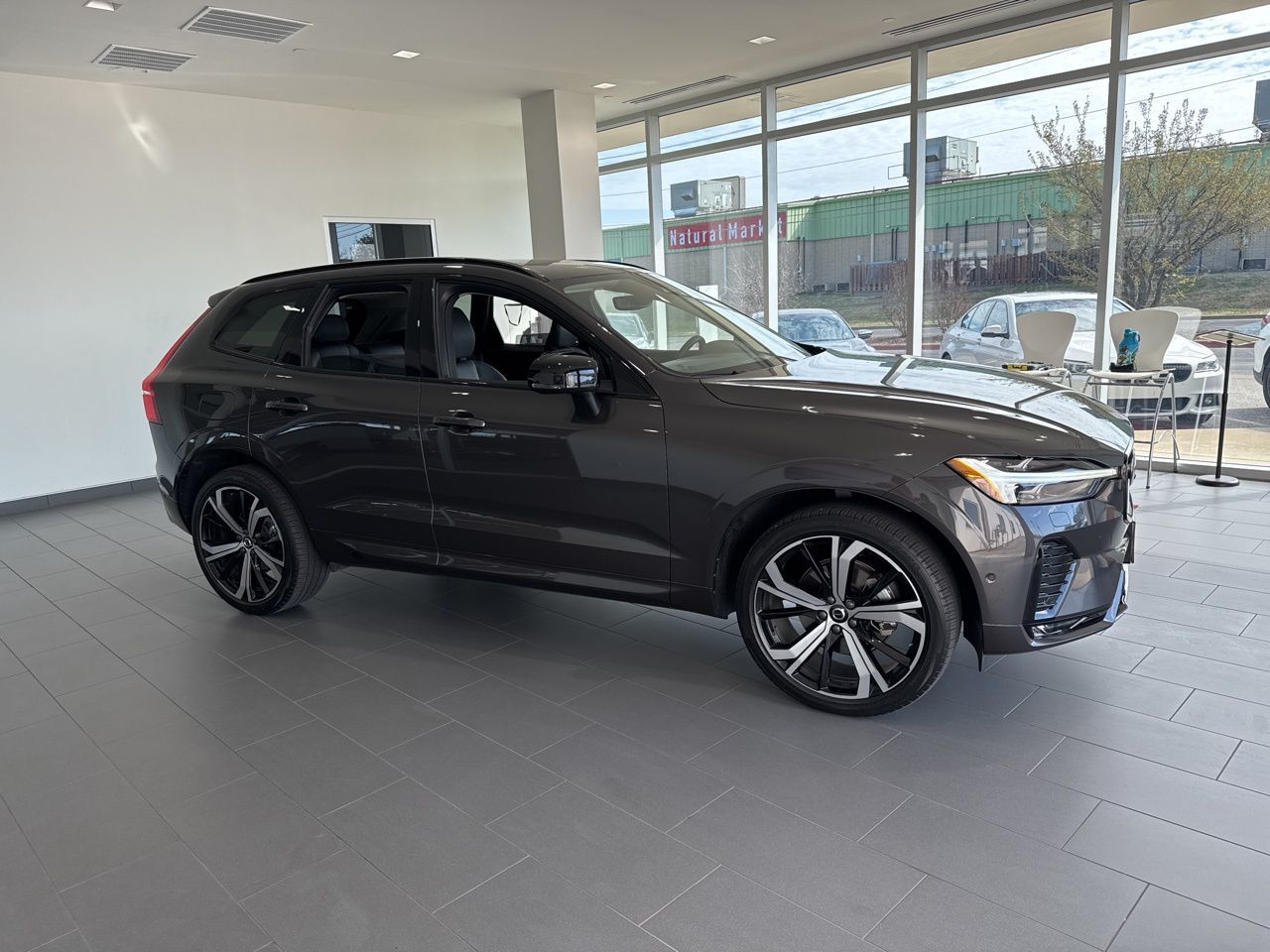 2024 VOLVO XC60