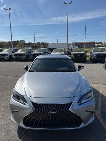 2024 LEXUS ES