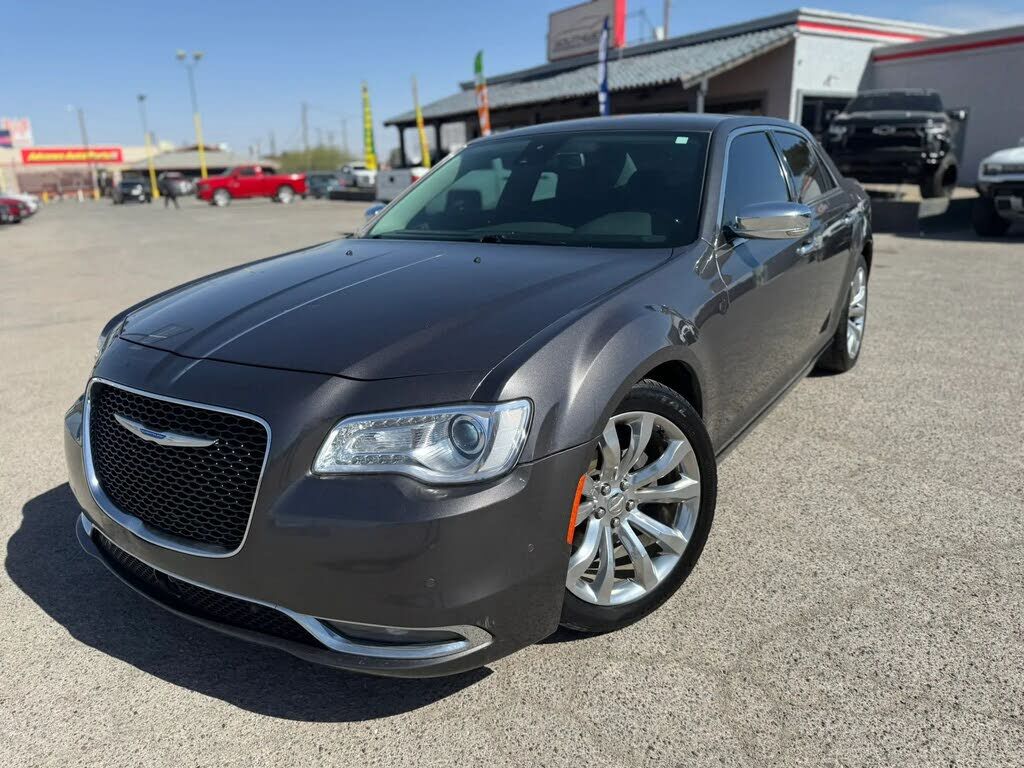 2019 CHRYSLER 300