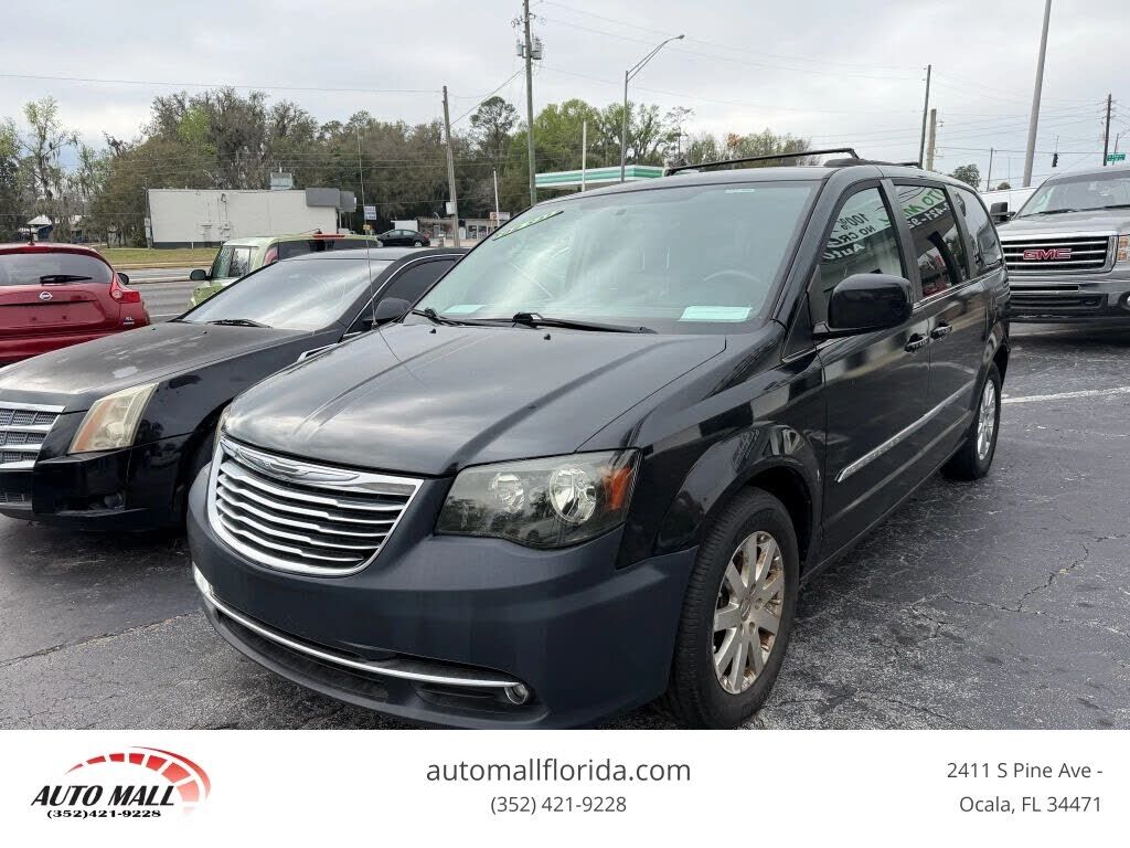 2014 CHRYSLER Town and Country