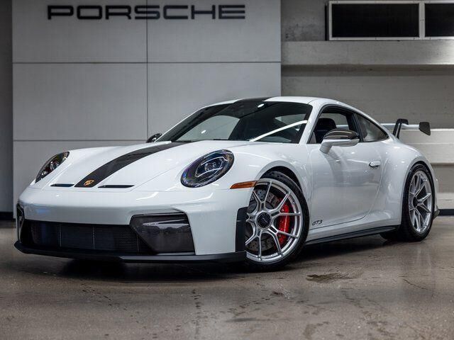 2025 PORSCHE 911