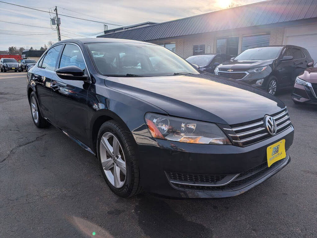 2012 VOLKSWAGEN Passat