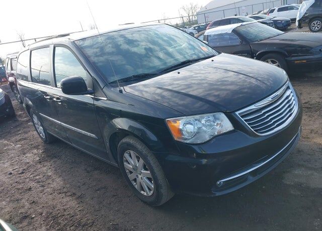 2016 CHRYSLER Town and Country