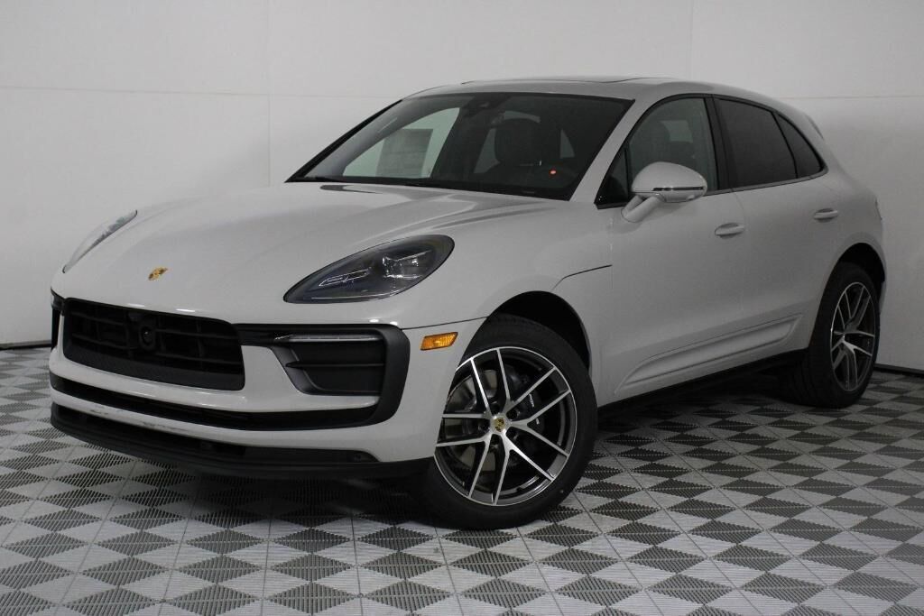 2026 PORSCHE Macan