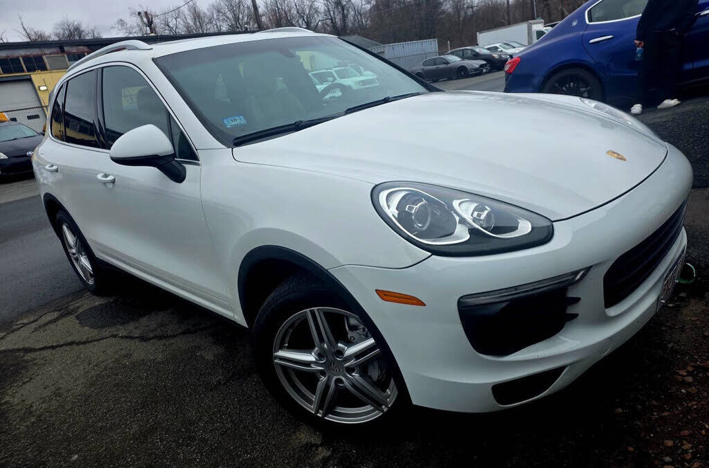 2017 PORSCHE Cayenne