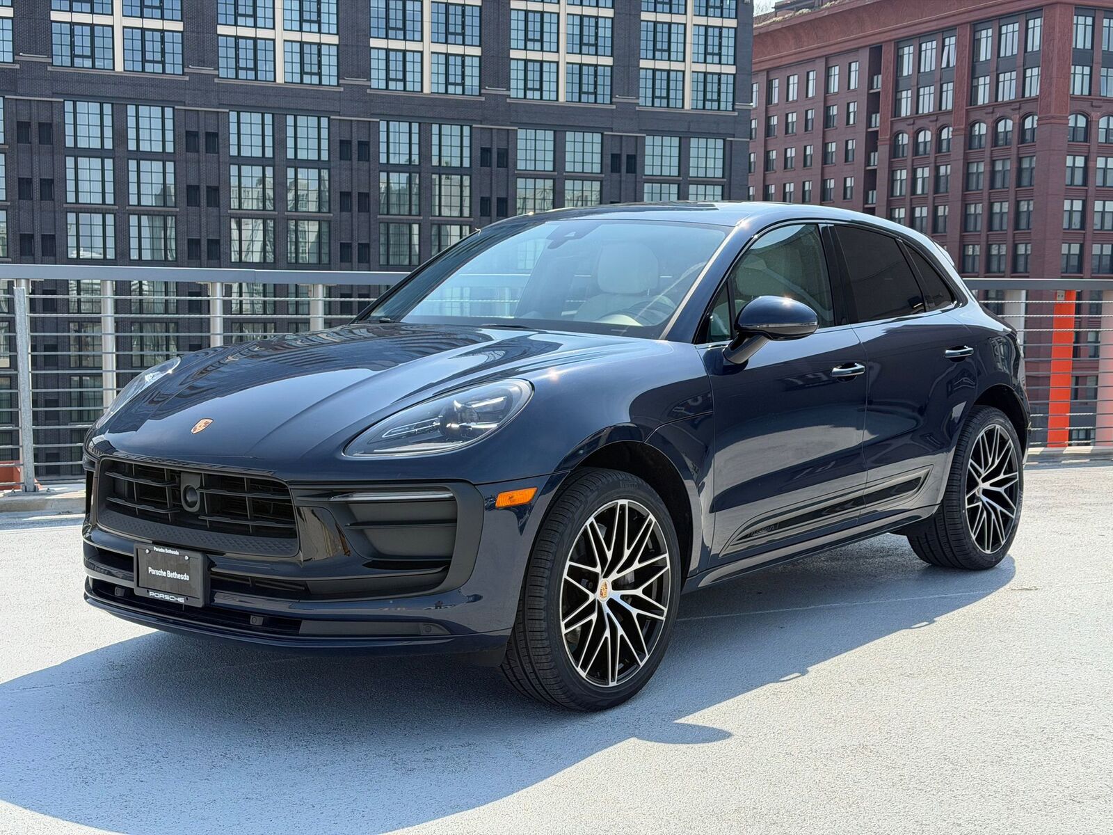 2023 PORSCHE Macan