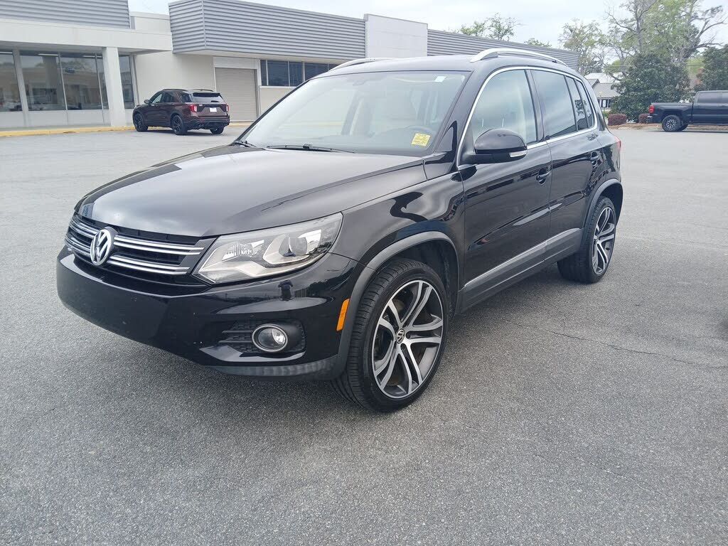 2017 VOLKSWAGEN Tiguan