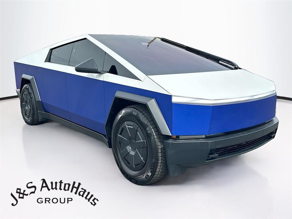 2024 TESLA Cybertruck