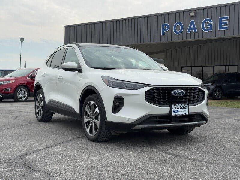 2024 FORD Escape