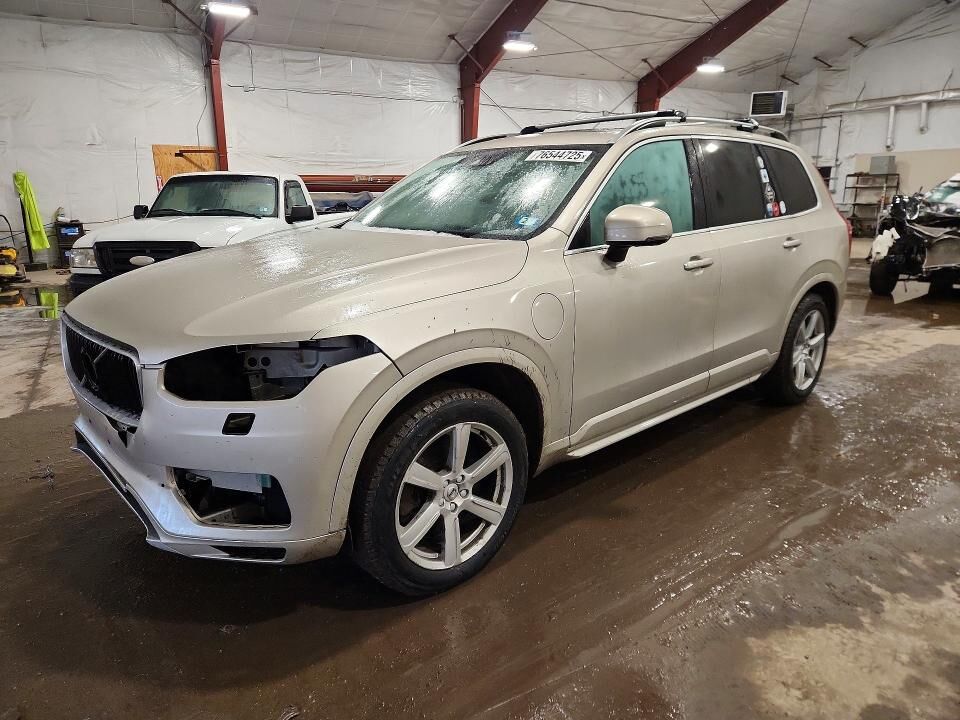 2016 VOLVO XC90