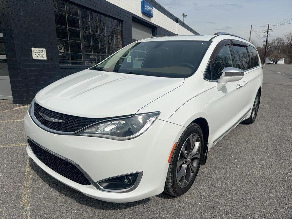2017 CHRYSLER Pacifica