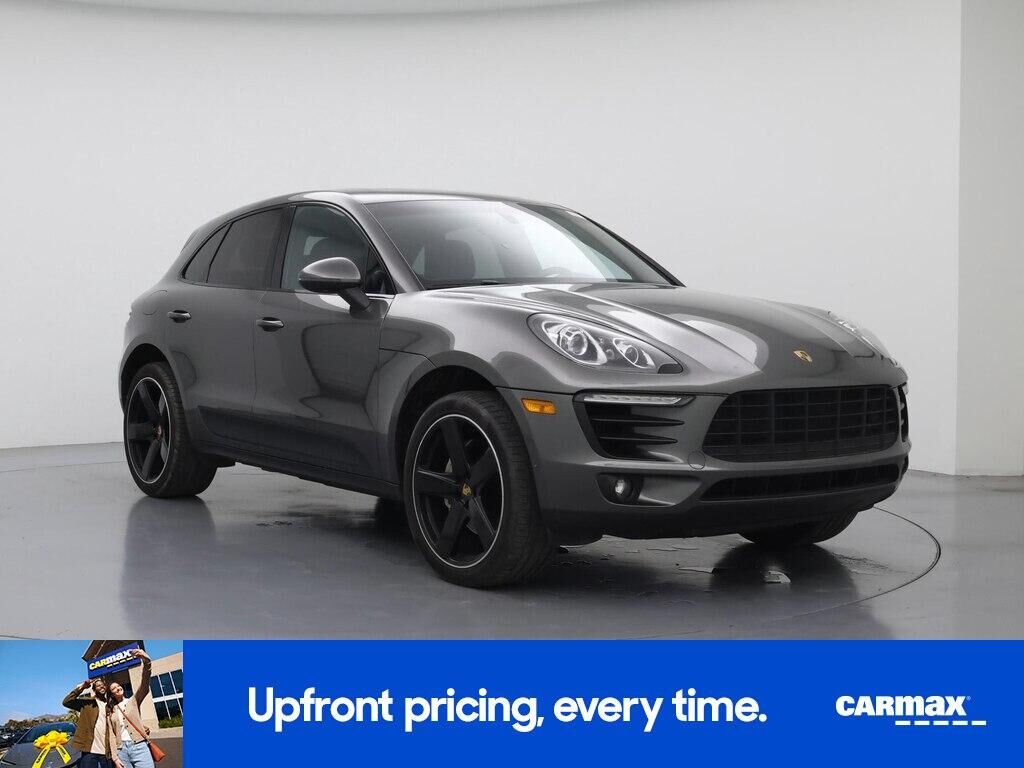 2016 PORSCHE Macan