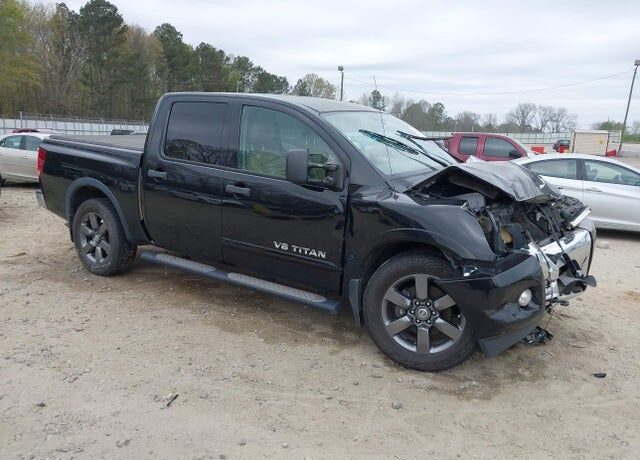 2015 NISSAN Titan