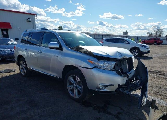 2013 TOYOTA Highlander