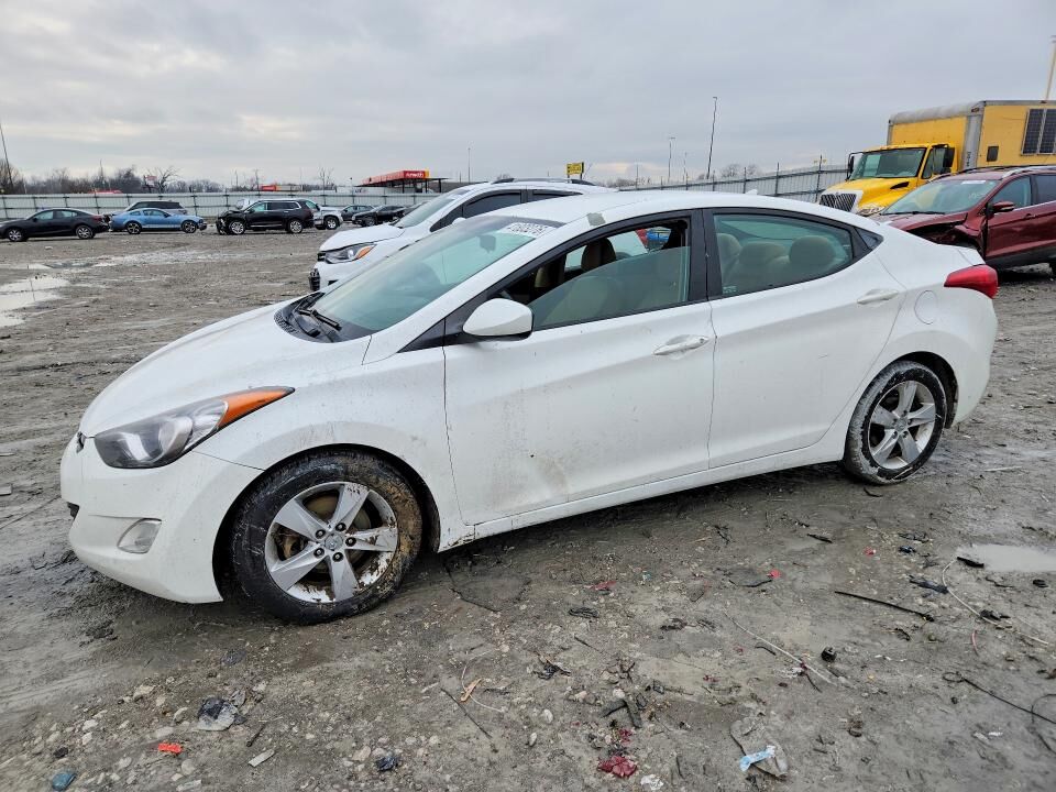 2013 HYUNDAI Elantra