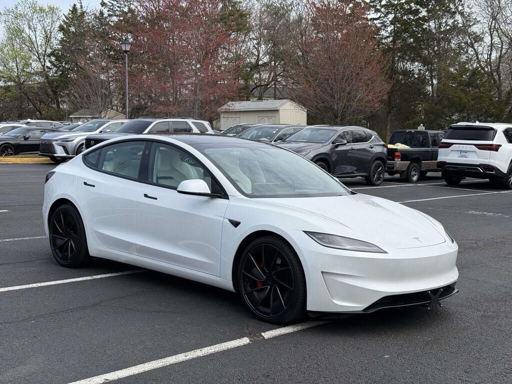 2025 TESLA Model 3