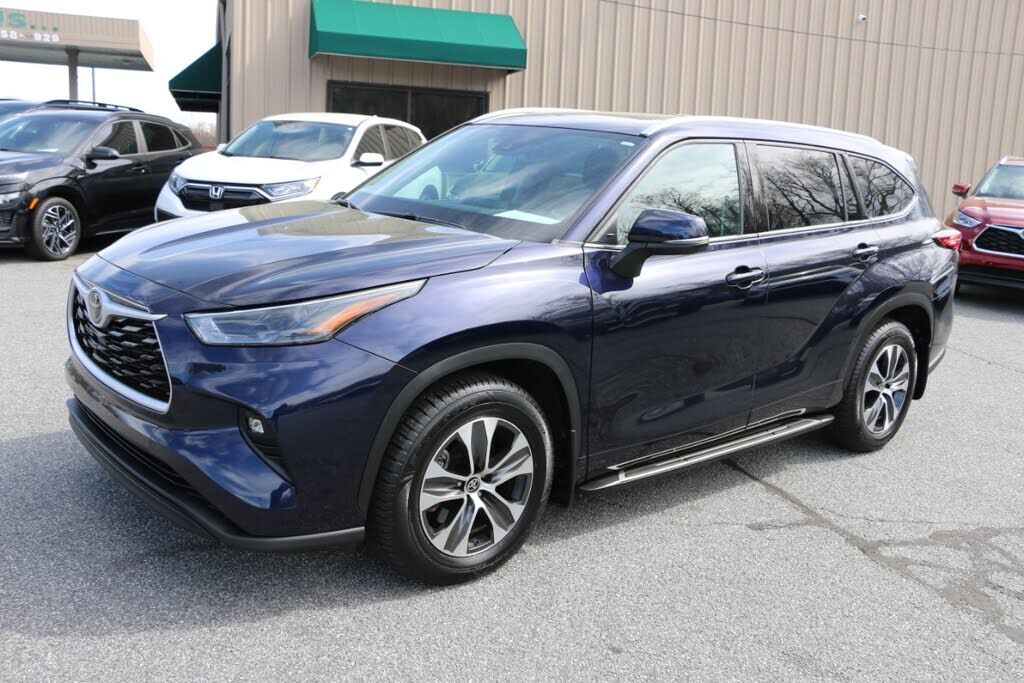 2022 TOYOTA Highlander